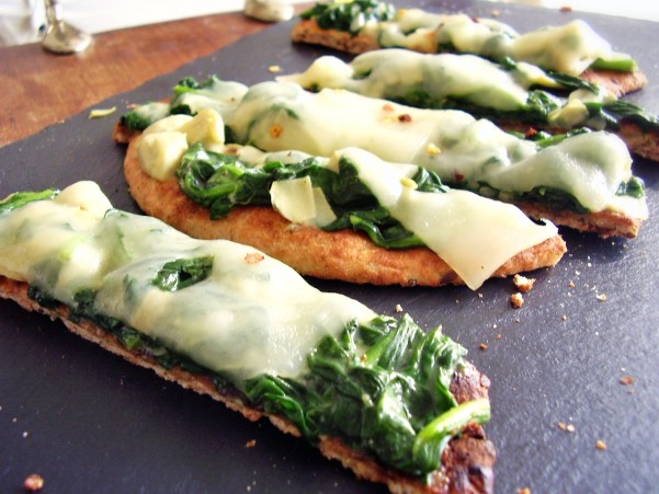 spinach, artichoke, and swiss cheese flatbread pizza