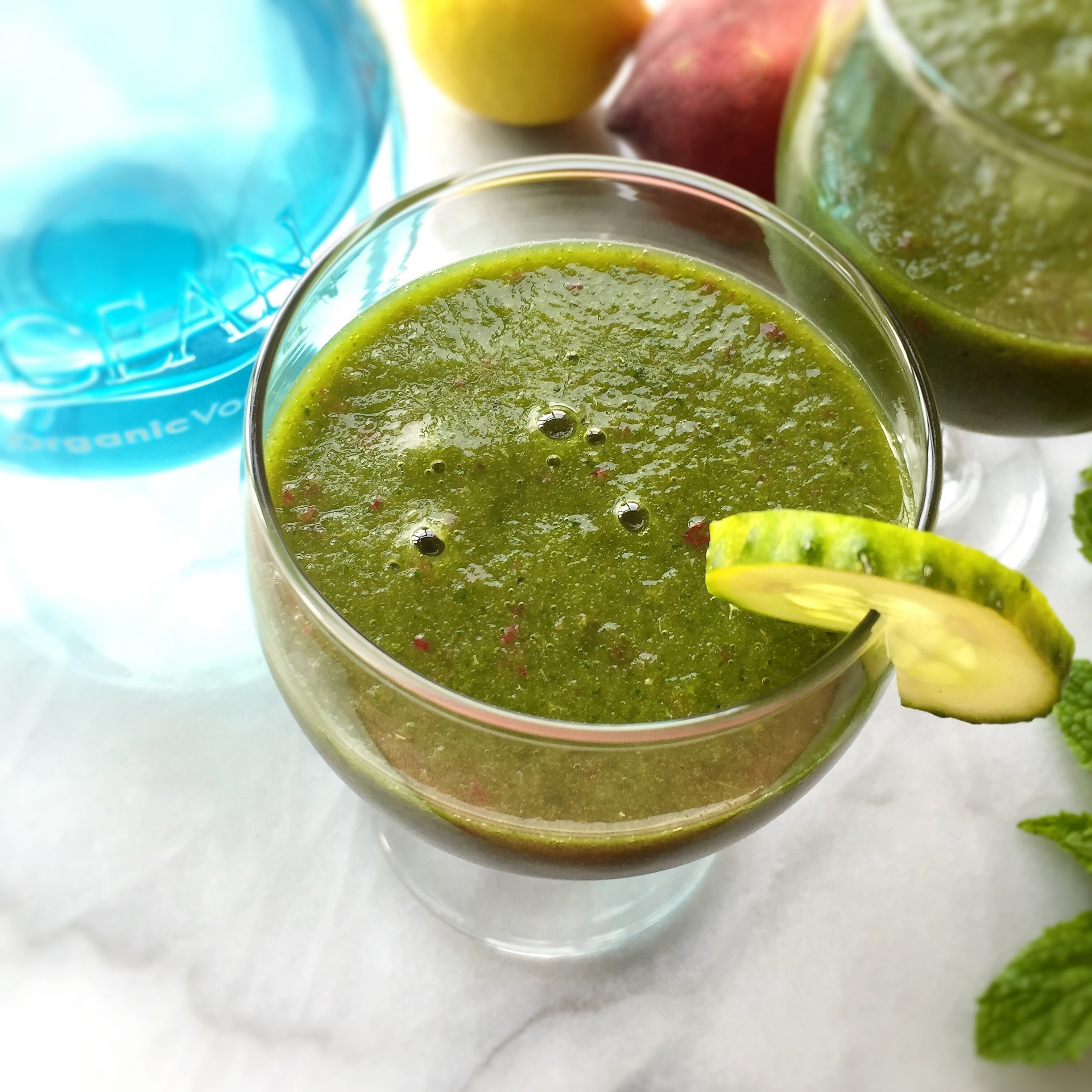 summery green smoothie cocktail
