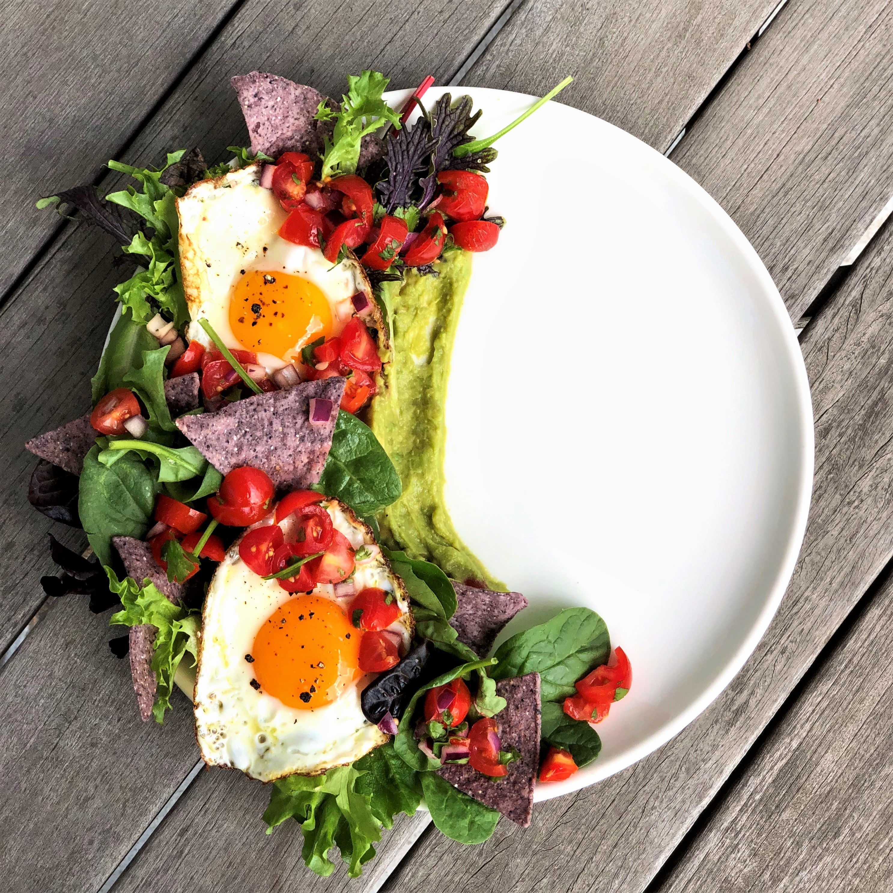 Egg & Guacamole Breakfast Salad