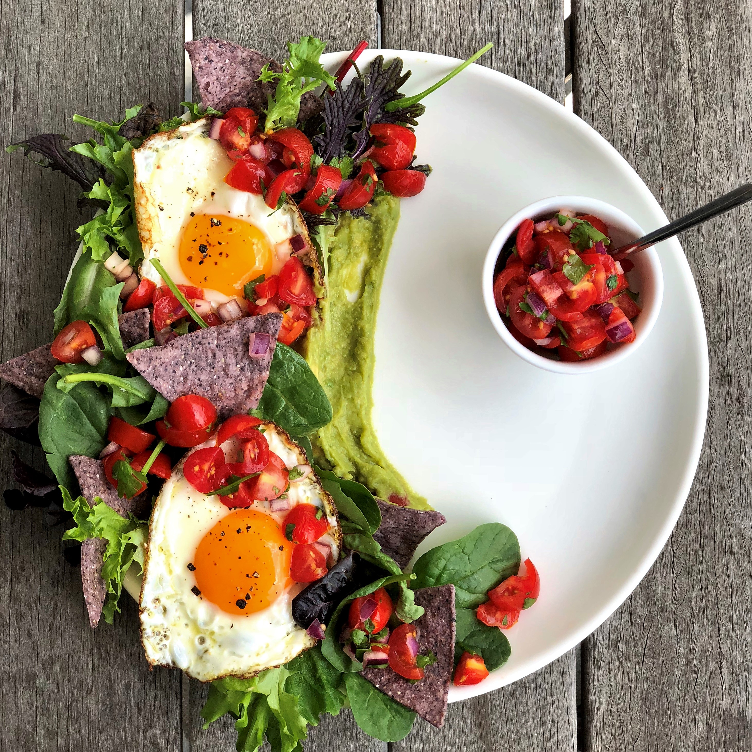 Egg & Guacamole Breakfast Salad
