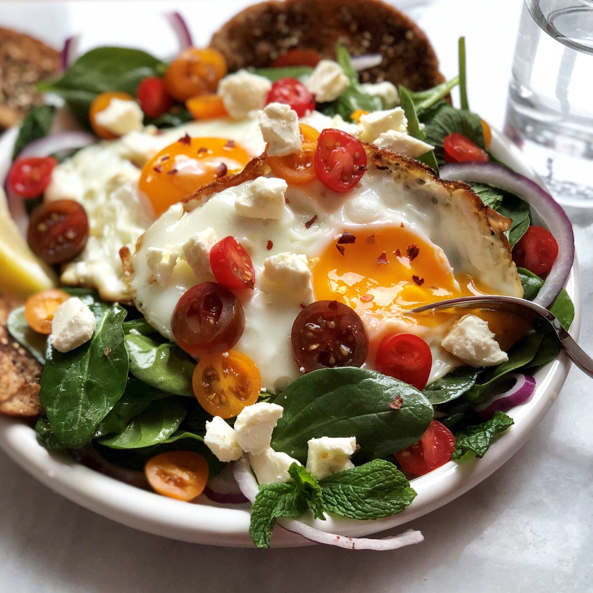 greek-inspired spinach breakfast salad