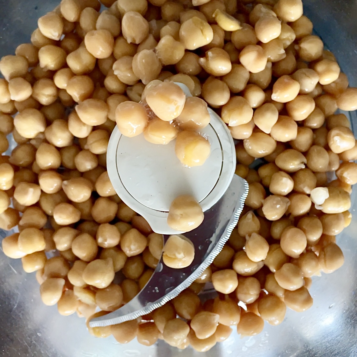 chickpeas in a food processor