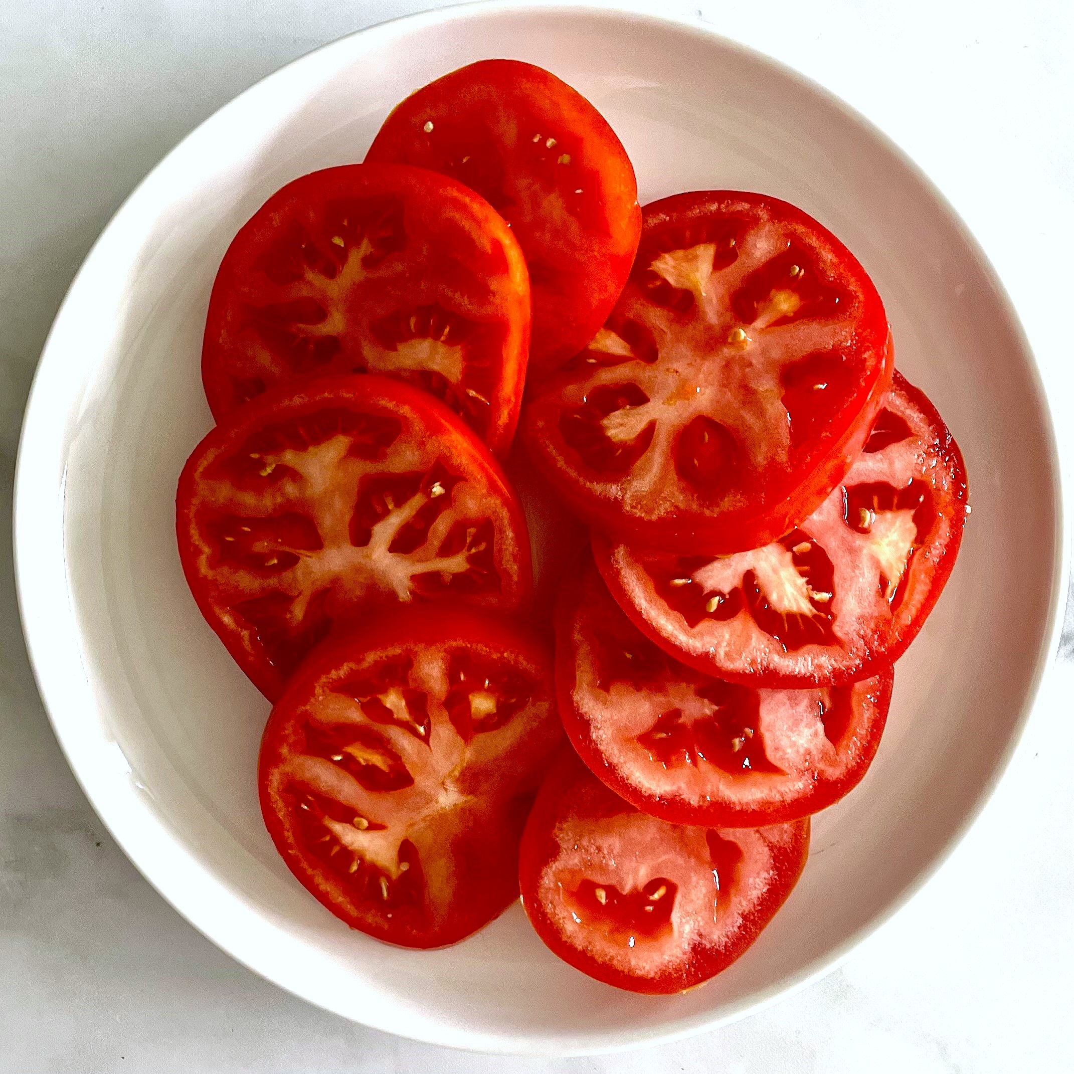 plate of tomato slices