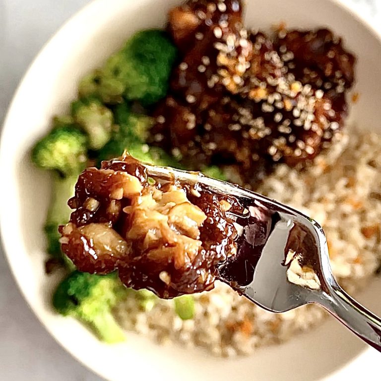 general tso’s-inspired tempeh with broccoli florets & stems